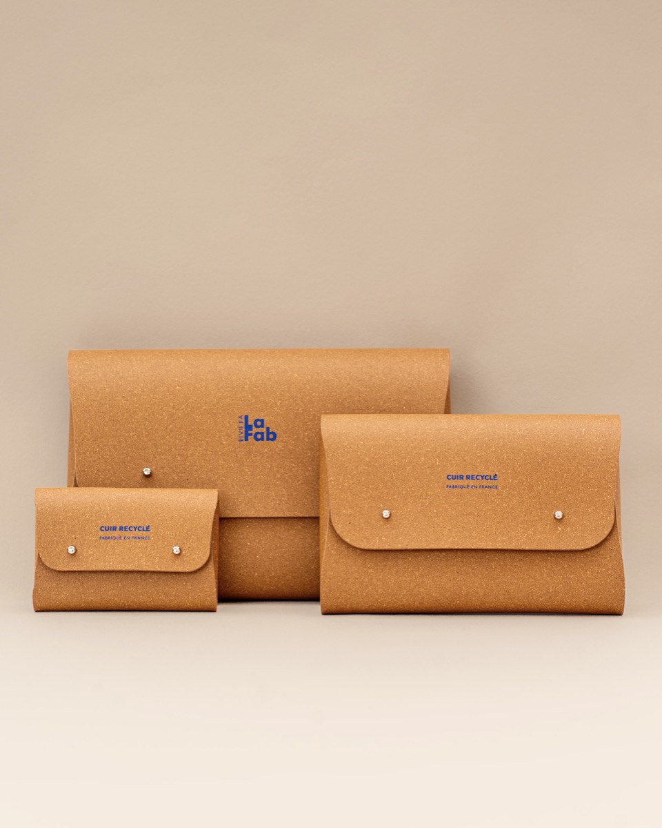 Pochette personnalisée cuir recyclé S M L — cadeau entreprise Made in France Suméa